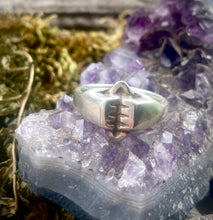 Load image into Gallery viewer, The Sheela Ring
