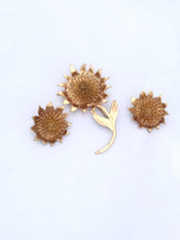 Load image into Gallery viewer, Sunflower Brooch Earrings Demi Parure Vintage Parure Brooch and Earrings set Gold Sunflower Jewelry Set, 1960s