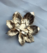 Load image into Gallery viewer, Layered Gold Sycamore Leaf, Beautiful textured gold leaf vintage brooch