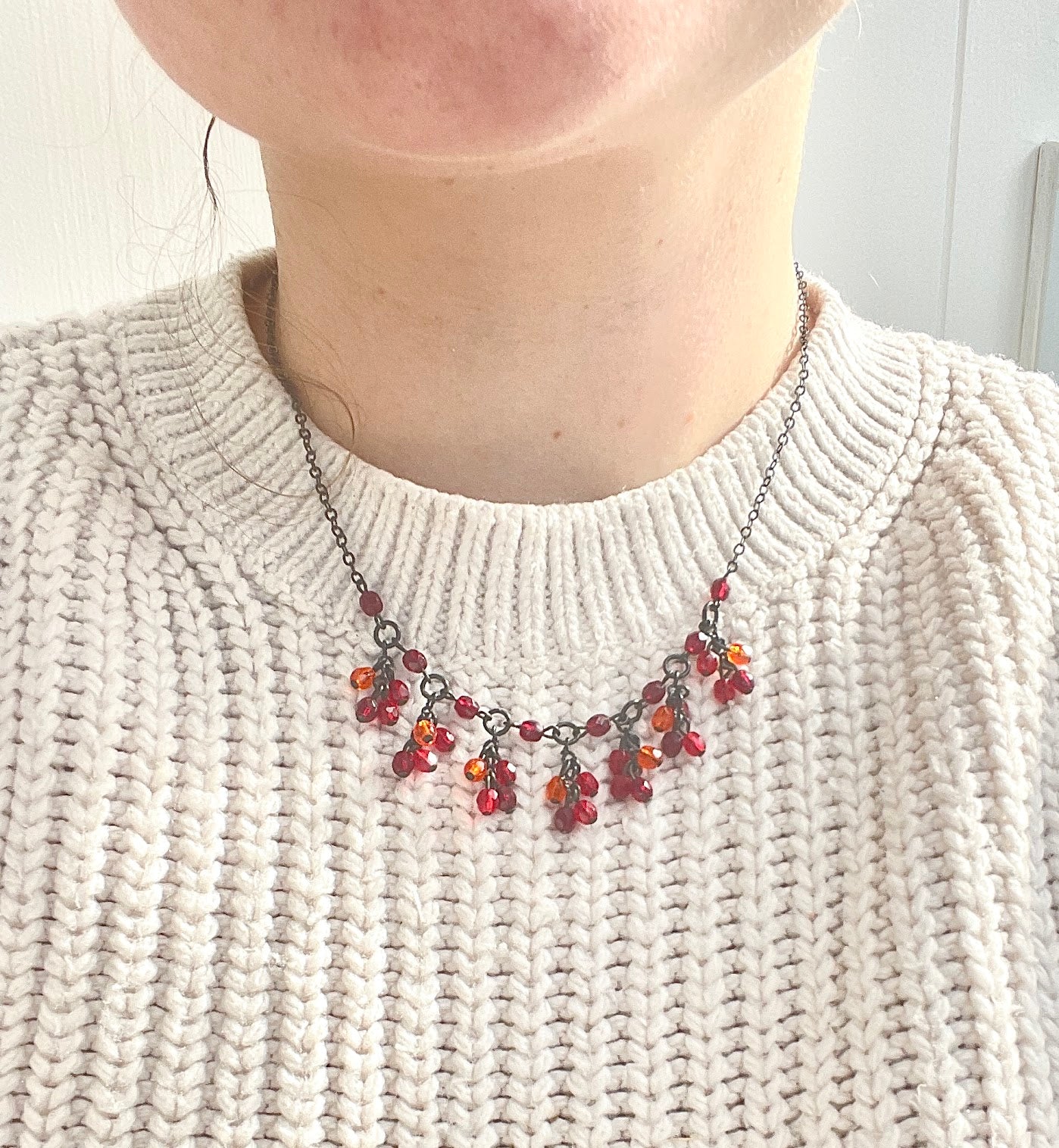 Beaded 90s Vampy necklace, Red dangling gems necklace, Red Goth 