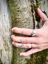 Load image into Gallery viewer, The Sheela Ring
