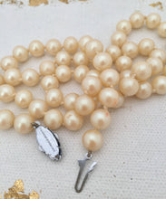 Load image into Gallery viewer, Iridescent Single Strand Pearl Necklace Knotted Single String Faux Pearls
