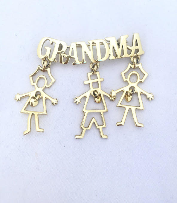 Vintage GRANDMA Brooch with grandkids and heart dangles, Mothers Day Pin Gold tone Brooch