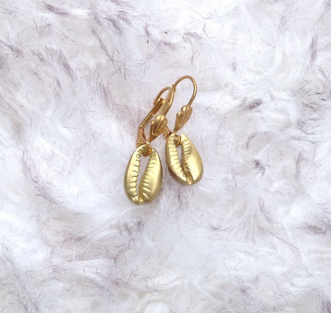 Golden Shell Earrings Brass Puka Shell Dangle Earrings, Gold Tone Shell hook earrings Brass Shell Earrings